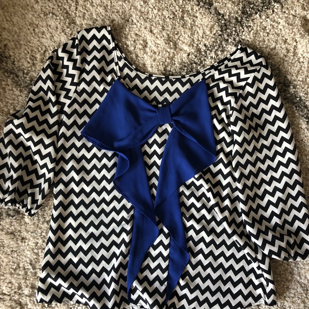 Chevron Top - Picture 2 of 2